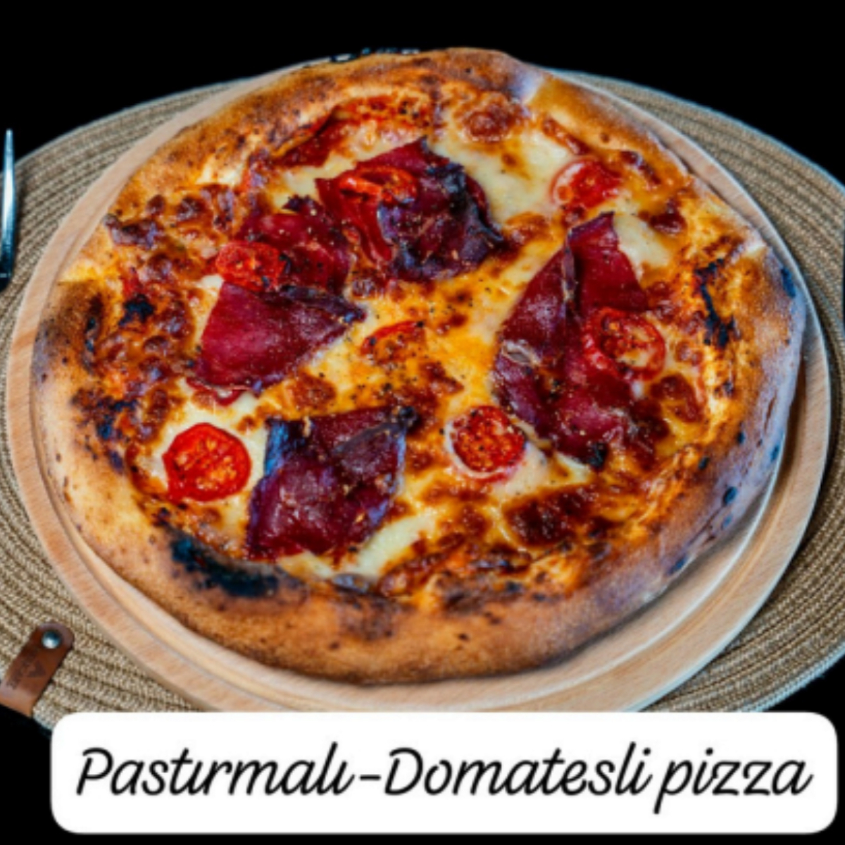 Pastırmalı Domatesli Pizza